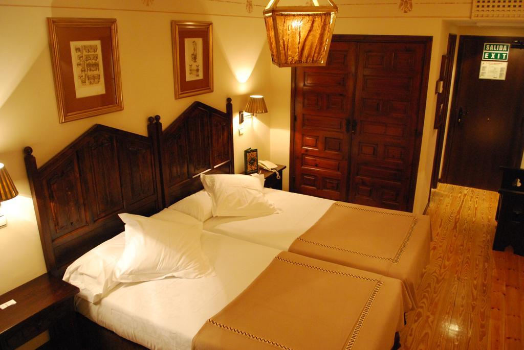 Parador De Olite Exterior photo