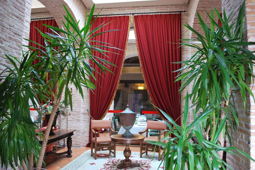 Parador De Olite Exterior photo